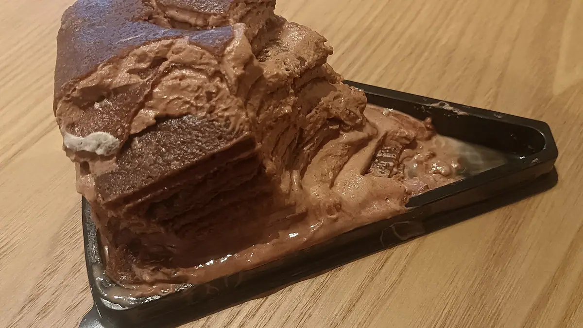 Explore Indie – cake shop in Scarborough town centre